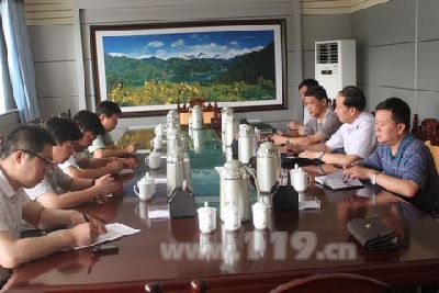 昌吉阜康副市長(zhǎng)蔡忠強(qiáng)調(diào)舊樓房外墻保溫改造先過(guò)消防關(guān)